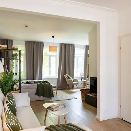 Cy Neustadt - Balkon - Innenstadt - Altbau Apartmán *