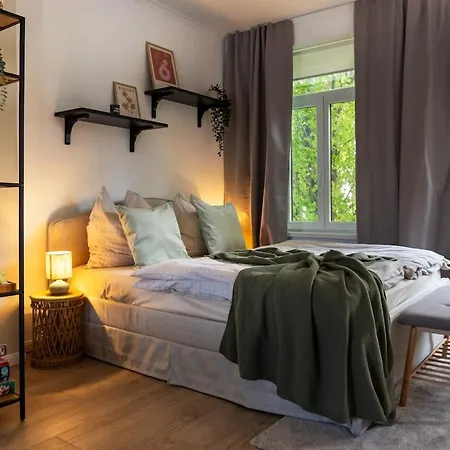 Cy Neustadt - Balkon - Innenstadt - Altbau Apartmán *