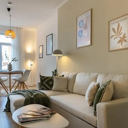 Cy Neustadt - Balkon - Innenstadt - Altbau Apartmán Brémy