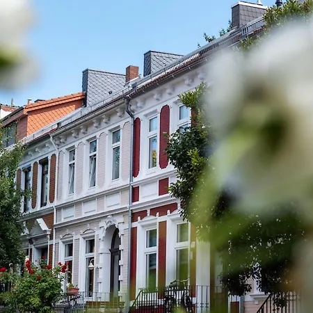 Cy Neustadt - Balkon - Innenstadt - Altbau Apartmán Brémy