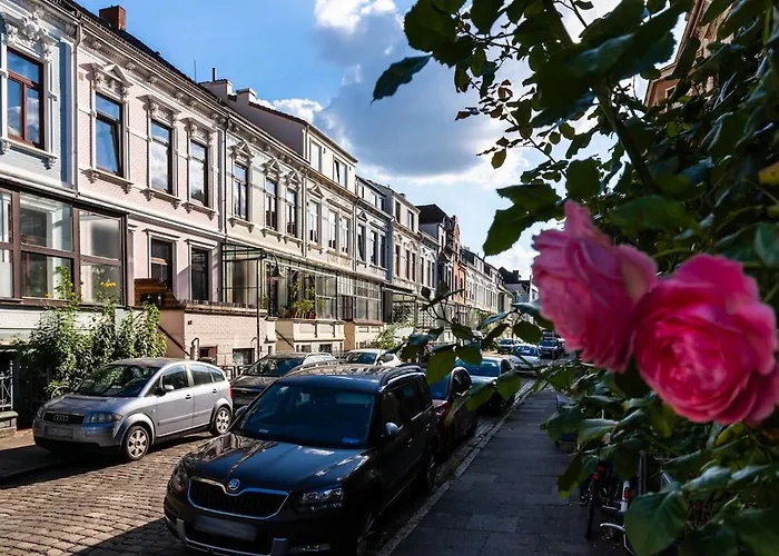 Cy Neustadt - Balkon - Innenstadt - Altbau *